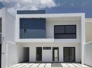 Casa · 200m² · 3 Recámaras · 2 Estacionamientos · Casa en Venta en Lomas Residencial