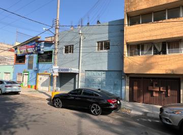 Casa de 3 habitaciones, Venustiano Carranza · Casa con Uso de Suelo Mixto a 5 Minutos del Aeropuerto Aicm