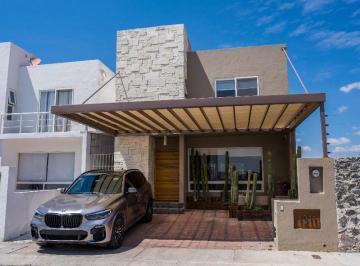 Casa de 3 habitaciones, Querétaro · Casa Nueva en Venta en Mirador del Campanario – Vista a La Cañada