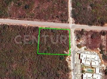 Terreno / Lote · 2607m² · Terreno en Venta en Temozón Norte, Mérida