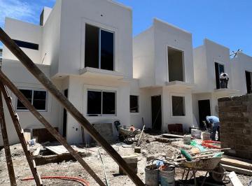 Casa · 82m² · 3 Recámaras · 1 Estacionamiento · Casa en Venta