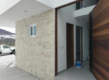 1 · Casa Nueva en Venta en Lomas de Juriquilla Roof Garden/4 Recamaras/1 Recamara Pb