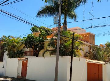 Amplia casa distribuida en 3 niveles, lo cual permite que el área familiar sea p · Casa Amplia en Rancho El Centinela
