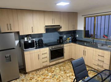 Casa de 4 habitaciones, Venustiano Carranza · Casa en Venta