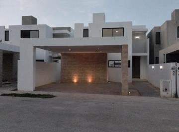 Casa · 246m² · 3 Recámaras · 2 Estacionamientos · Venta Casa 3 Recamaras Privada Xcanatun, Gran San Pedro Cholul, Mérida, Yucatan