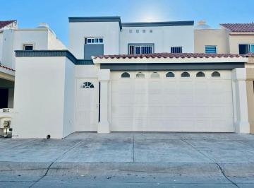 Casa en condominio de 3 habitaciones, Mazatlán · Casa en Venta en Mazatlan, Sinaloa (Sabalo Country Club)