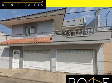 Casa de 4 habitaciones, Uruapan · Casa en Venta en Los Sauces, Col. Uruapan, Uruapan, Michoacán