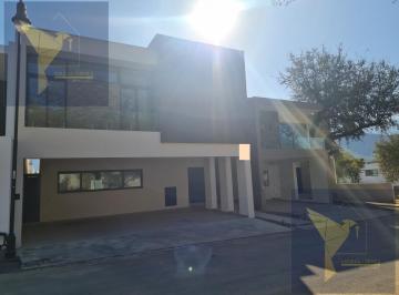 Casa · 471m² · 3 Recámaras · 3 Estacionamientos · Casa en Venta, Carretera Nacional, Monterrey
