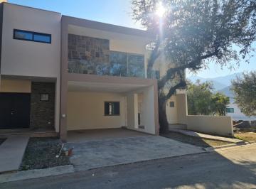Casa · 442m² · 3 Recámaras · 3 Estacionamientos · Casa en Venta, Carretera Nacional, Monterrey