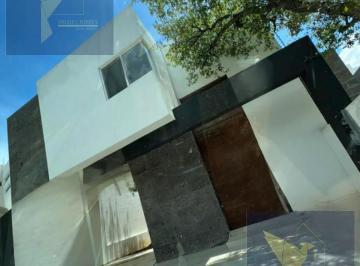 Fachada principal · Casa en Venta en Cumbres de Santiago, Carretera Nacional, Santiago, Nuevo León