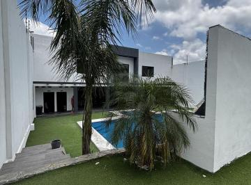 Quinta · 512m² · 2 Recámaras · 5 Estacionamientos · Quinta en Jardines de La Silla, Juárez