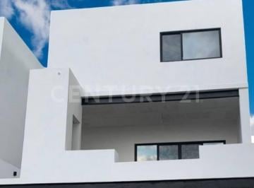 Casa · 248m² · 3 Recámaras · 2 Estacionamientos · Casa en Renta Fraccionamiento Monte Caleres, Chihuahua. Chih