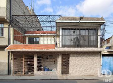 Casa · 234m² · 6 Recámaras · 1 Estacionamiento · Casa en Venta en Col Renovación, Iztapalapa
