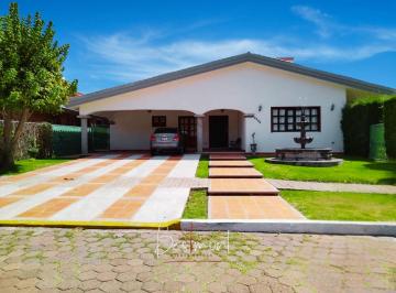 927462612acb444872c45738beb9e8797fbad9ca0027da0266c719c8de4bc688 · Preciosa Casa en Venta en Club de Golf El Cristo en Atlixco
