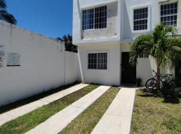 Casa en condominio de 2 habitaciones, Solidaridad · Casa Amueblada y Equipada en Selvanova
