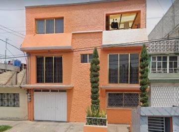 Casa de 4 habitaciones, Nezahualcóyotl · Venta de Casa en Metropolitana Nezahualcoyotl