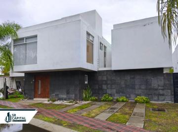 Casa · 242m² · 3 Recámaras · Casa en Venta en Queretato Corregidora