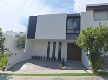 Casa de 4 habitaciones, León · Venta Casa de 4 Recámaras en Lomas Punta del Este Frente a Área Verde
