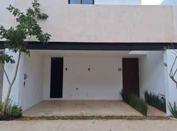Casa · 179m² · 2 Recámaras · 2 Estacionamientos · Venta de Casas en Cholul Merida Yucatan