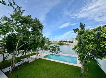 Casa · 794m² · 4 Recámaras · 6 Estacionamientos · Casa de Lujo en Venta en Lagos del Sol con Vista Al Lago