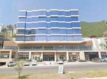 Oficina · 280m² · 8 Recámaras · 12 Estacionamientos · Oficina en Venta en Lomas de Montecristo