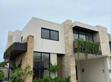Casa · 286m² · 4 Recámaras · 2 Estacionamientos · Casa en Fraccionamiento Punta Tiburon