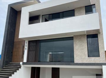 Casa · 350m² · 4 Recámaras · 2 Estacionamientos · Casa en Fraccionamiento Punta Tiburon