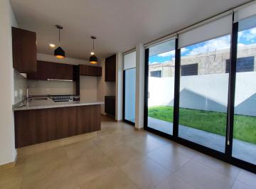 Casa en condominio de 3 habitaciones, El Marqués · Se Renta Casa con Jardín en Zakia
