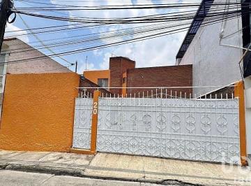Casa · 215m² · 3 Recámaras · 2 Estacionamientos · Casa en Venta en Santa Cruz del Monte, Naucalpan, Edo. Méx.