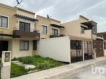 Casa · 90m² · 3 Recámaras · 2 Estacionamientos · Casa en Venta 3 Recamaras Barrio de Nacozari, Tizayuca, Hgo