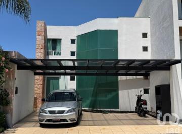 Casa · 132m² · 2 Recámaras · 2 Estacionamientos · Casa en Venta en Lomas de Angelópolis I, San Andrés Cholula, Puebla
