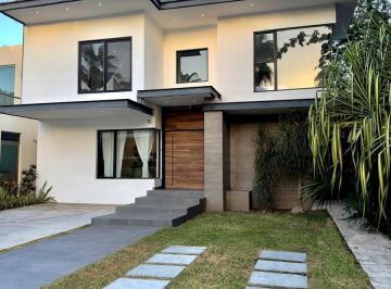 Casa · 460m² · 4 Recámaras · Casa en Playa Magna