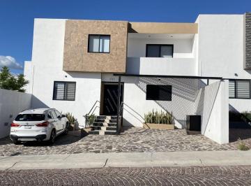 ec92f01c8a6fe3e735a04f7c29ca9d26c5c3039f2211111f69b0c765e30196d2 · Casa en Venta y Renta en Cumbres del Lago Juriquilla, Seminueva
