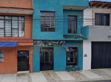 Casa de 3 habitaciones, Morelia · Casa en Venta en Granjas del Maestro, Morelia, Michoacan.