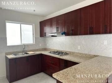 Casa · 190m² · 3 Recámaras · 2 Estacionamientos · Casa en Venta en Col. Nuevo Aeropuerto, Tampico Tamaulipas.