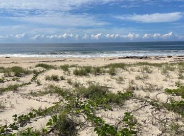 Terreno / Lote , San Pedro Mixtepec · Lote Frente Al Mar en Venta de 815 m² en Playa Palmarito, Puerto Escondido