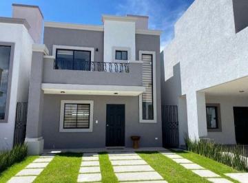 f7af77d5bcb71b336b79a6df7c3657c06a50478b8a4a20f3fa7da24e015c7902 · Hermosa Casa en Venta en Señeros Residencial