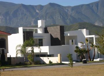 Casa de 4 habitaciones, Monterrey · Casa en Venta en Monterrey Zona Carretera Nacional Portal del Huajuco