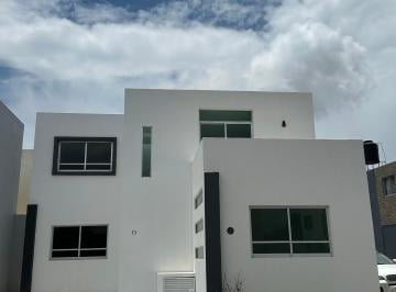 Casa en condominio de 3 habitaciones, Zapopan · Casa en Venta Zona Real