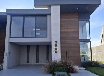 Casa · 405m² · 4 Recámaras · 4 Estacionamientos · Casa en Venta La Campiña del Bosque Leon Guanajuato