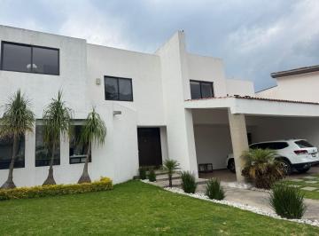 Casa · 485m² · 4 Recámaras · 2 Estacionamientos · Casa - Fraccionamiento El Lucero