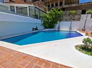 Casa · 143m² · 4 Recámaras · 2 Estacionamientos · Villa en Venta en Acapulco, Fraccionamiento Marina de Las Brisas.
