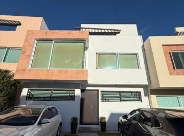 Casa en condominio de 3 habitaciones, Querétaro · Casa en Venta con Excelente Ubicacion en El Refugio - Ll