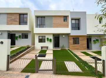 Casa de 3 habitaciones, El Marqués · Zakia Casa de Entrega Inmediata en Venta Rah4740