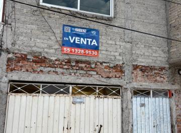 Casa · 208m² · 6 Recámaras · 3 Estacionamientos · Casa en Venta con Dos Departamentos Lista Para Remodelar