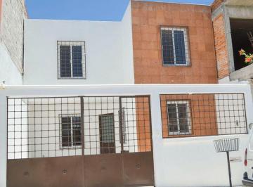 Casa de 3 habitaciones, Corregidora · Casa Sobre Calle Zona Candiles