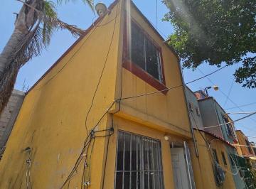 Casa · 60m² · 3 Recámaras · Estupenda Casa en Venta en Esquina en Conjunto La Piedad en Cuautitlán Izcalli, Estado de México en