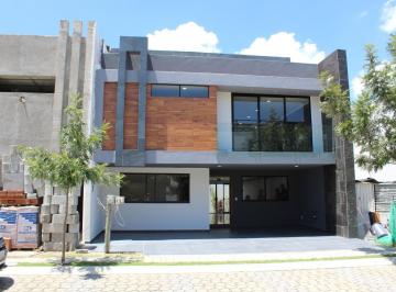 Casa · 355m² · 4 Recámaras · 2 Estacionamientos · Casa Venta Parque Colima Bn12 Lomas de Angelópolis Chulula Puebla.