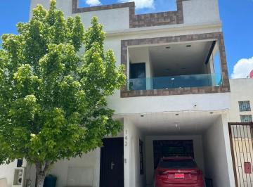 Casa · 210m² · 3 Recámaras · 1 Estacionamiento · Venta de Casa en Saltillo Coahuila por La Aurora