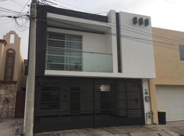 Casa · 185m² · 3 Recámaras · 2 Estacionamientos · Casa en Renta en Puerta del Norte Escobedo